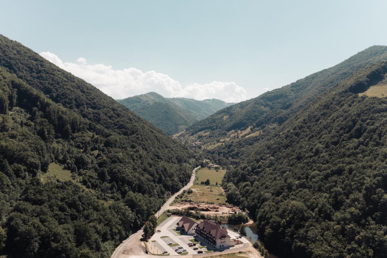 Nedei Hotel&Spa Transalpina Martinie エクステリア 写真