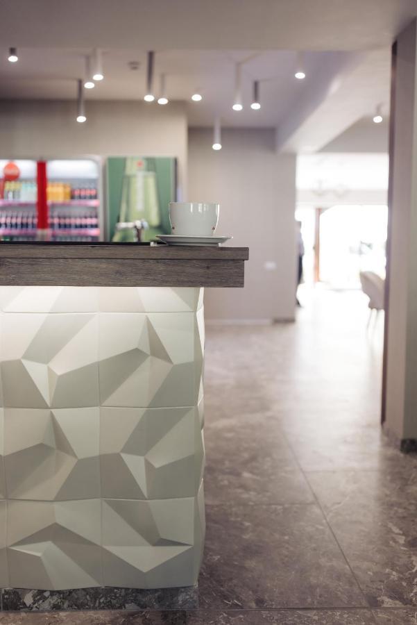 Nedei Hotel&Spa Transalpina Martinie エクステリア 写真