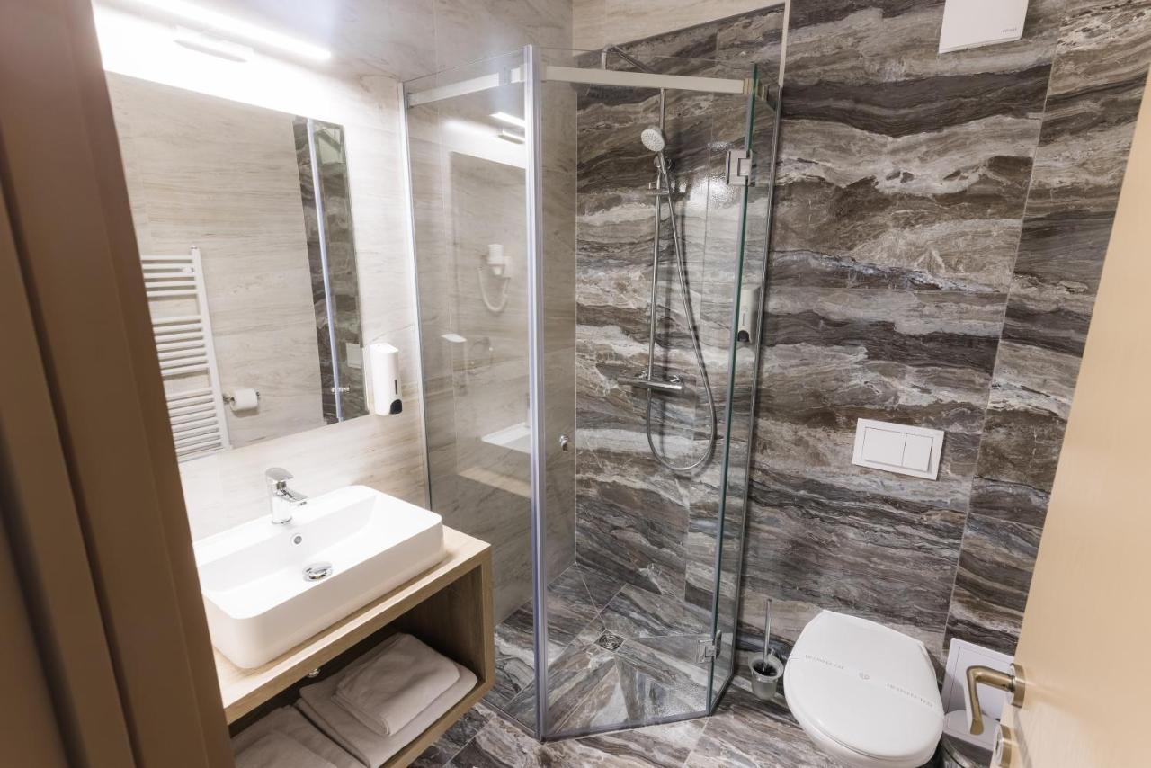 Nedei Hotel&Spa Transalpina Martinie エクステリア 写真